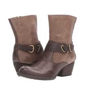 Born Nevica Premium Leather Boots in Espresso/Antilope TwoTone Block Heel Bootie